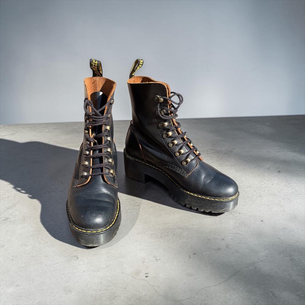 DR. MARTENS LEONA BLACK LEATHER PLATFORM BOOTS WOMEN’S SIZE 8